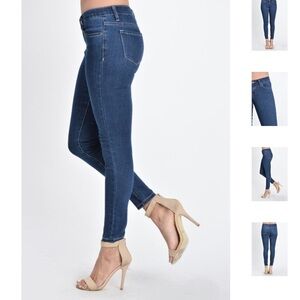 KANCAN Tried and True Skinny Jeans / NWT
